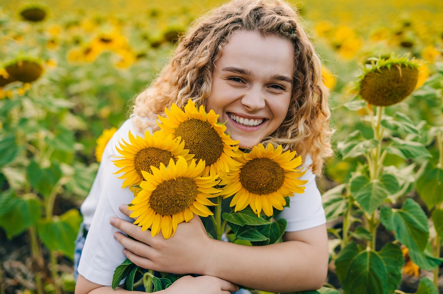How to Get a Beautiful Smile with Dental Veneers